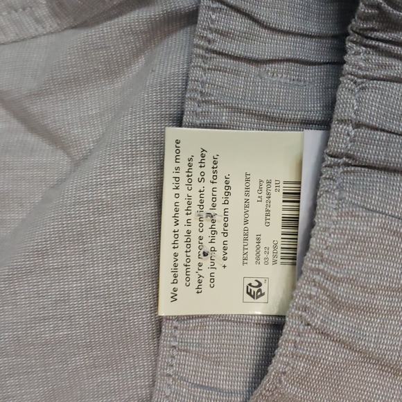 NWT Garanimals Textured woven short in light gray - Picture 3 of 5